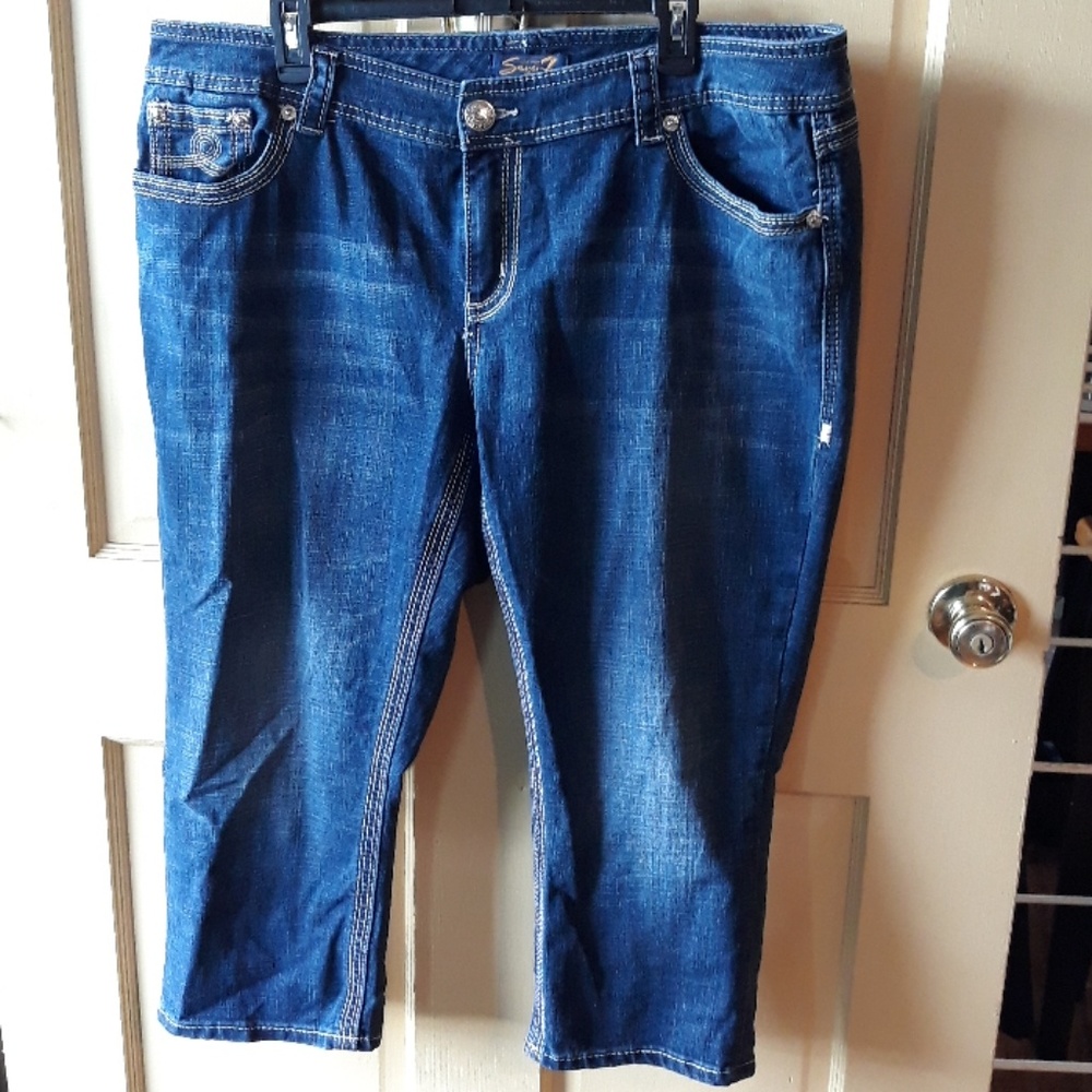 Seven7 capris jeans size 20.